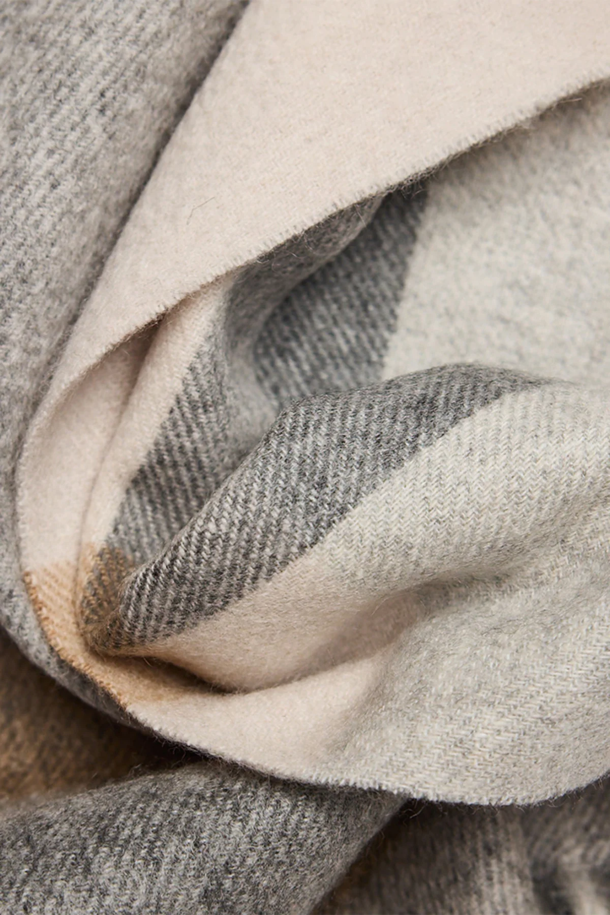 Tonal stripe Cashmere Scarf - Image 4